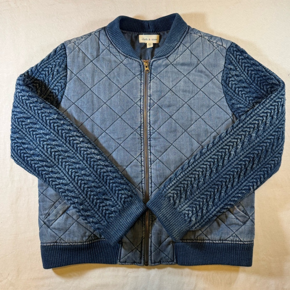 Cloth & Stone Chambray Quilted Denim Blue Jacket with Knit Sweater Sleeves - Picture 2 of 10